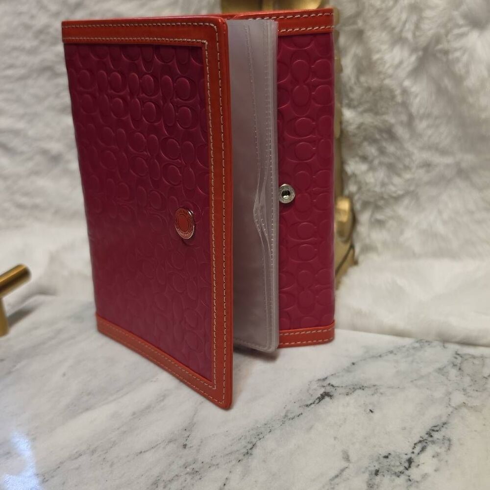 Coach Embossed signature photo/card holder wallet